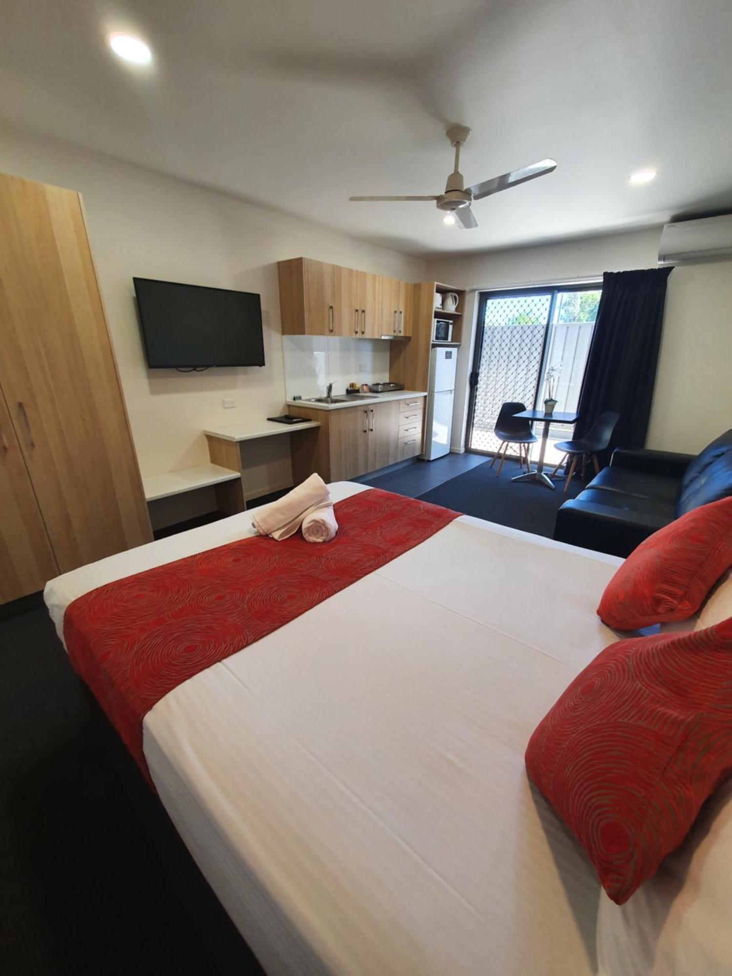 Abode37 Motel Emerald Exterior foto